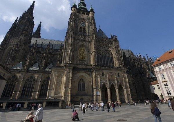 04-PRAGA